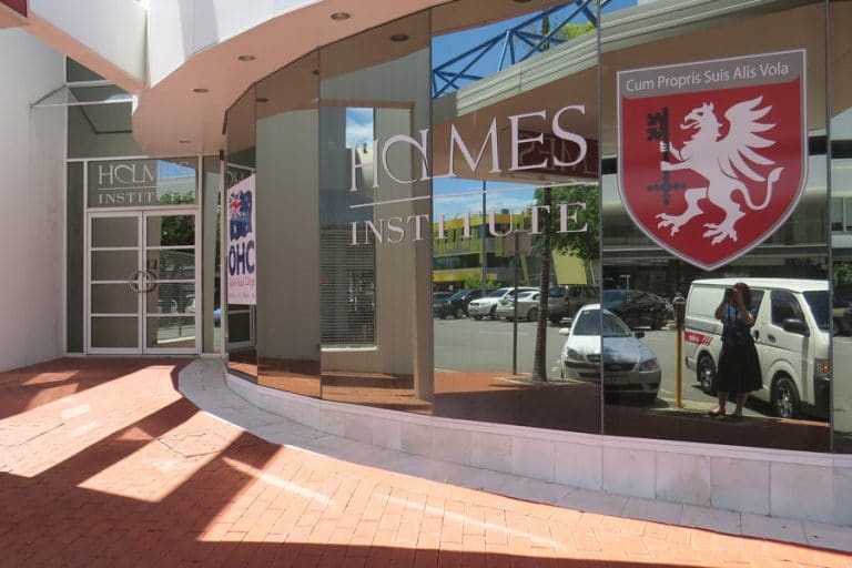 Holmes Institute MBA